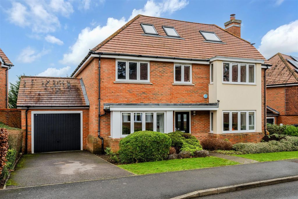 Property photo 1 of 25 Osborne Way