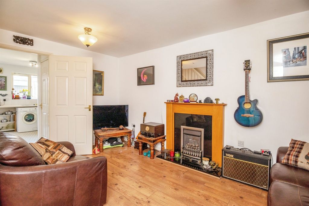 Property photo 2 of 17