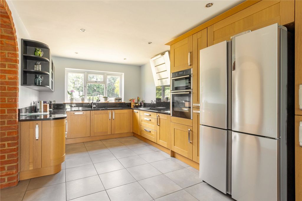 Property photo 2 of 17 Kitchen