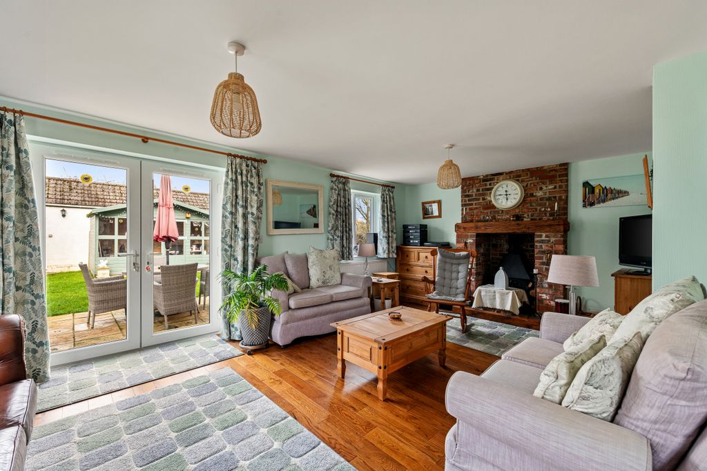 Property photo 3 of 37