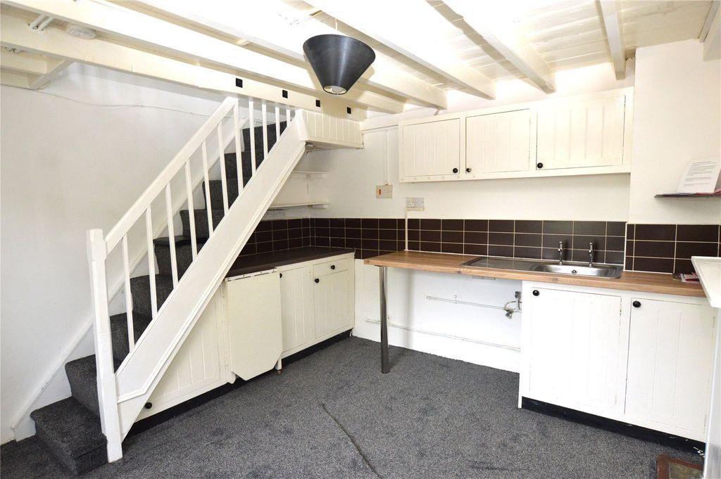 Property photo 2 of 16 Picture No. 30