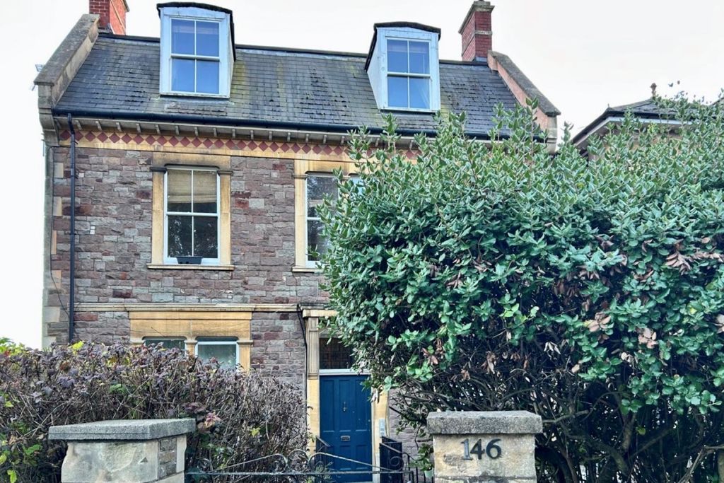 Property photo 1 of 13 External