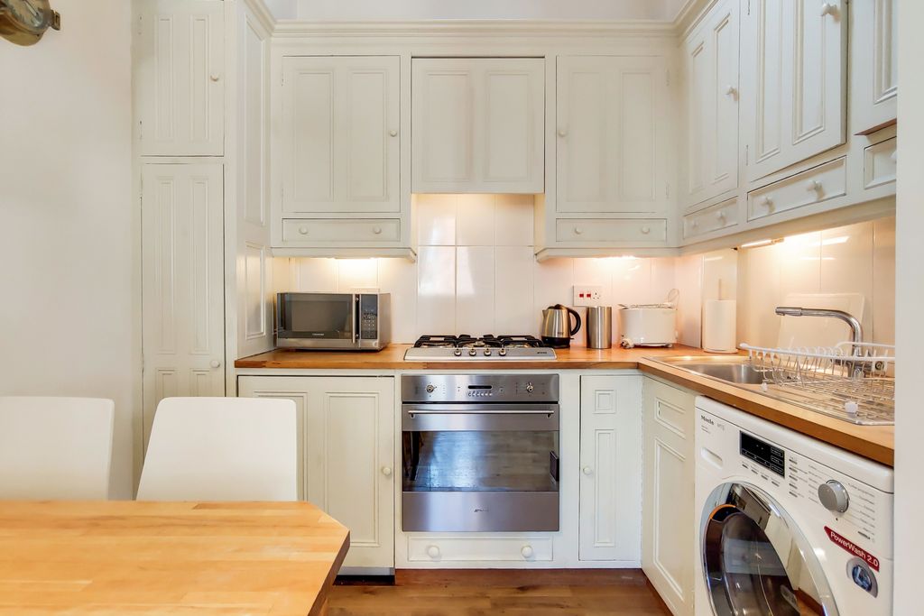 Property photo 3 of 12 5_Kitchen-Reception-