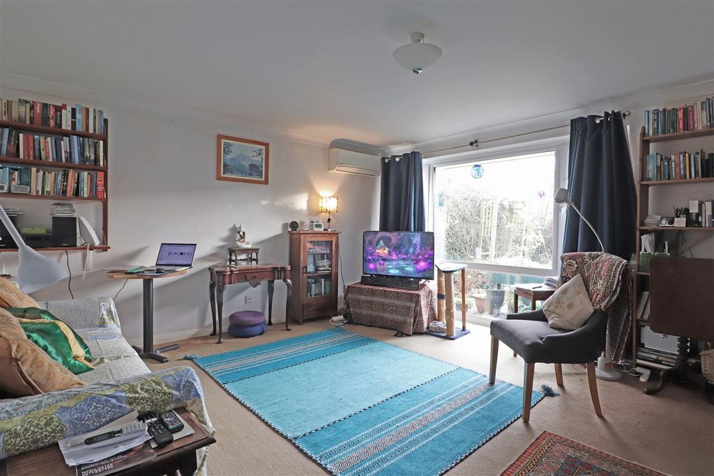 Property photo 3 of 19