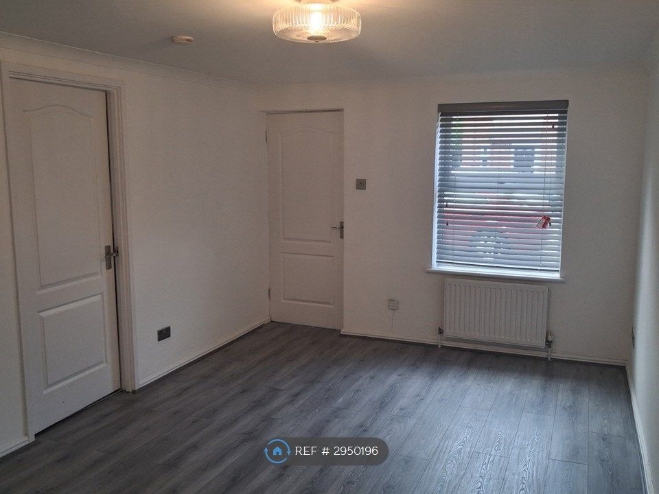 Property photo 2 of 9 Living Room