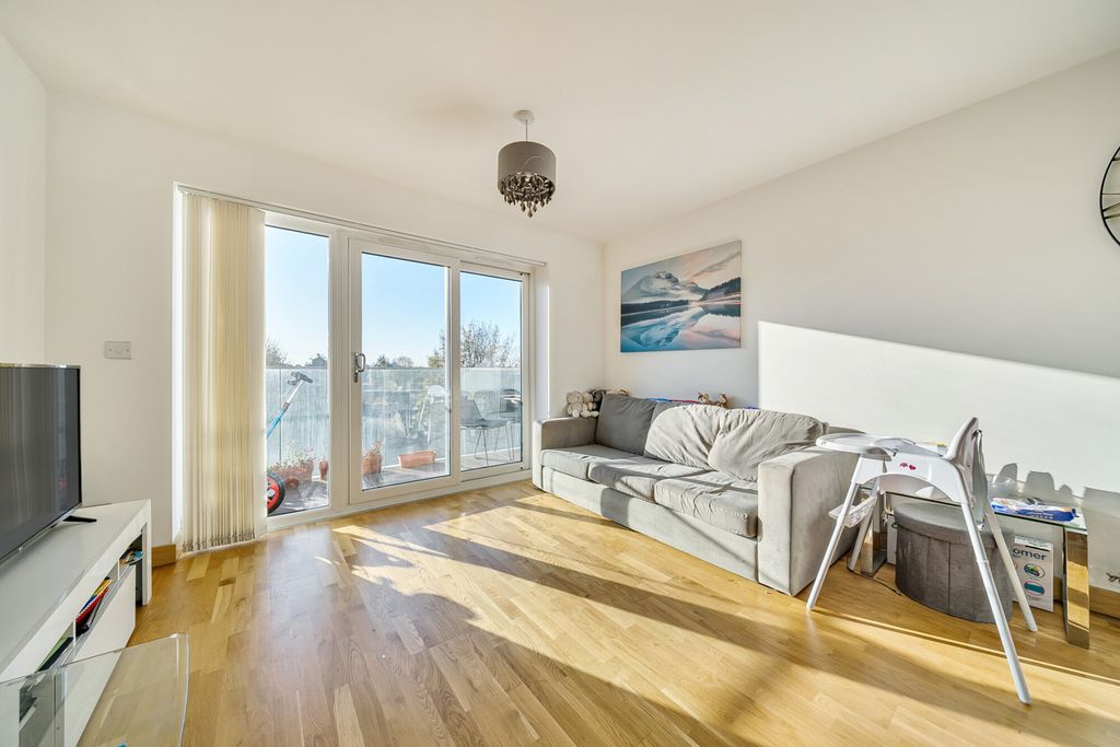 Property photo 2 of 16 1381472-7-691ee51...