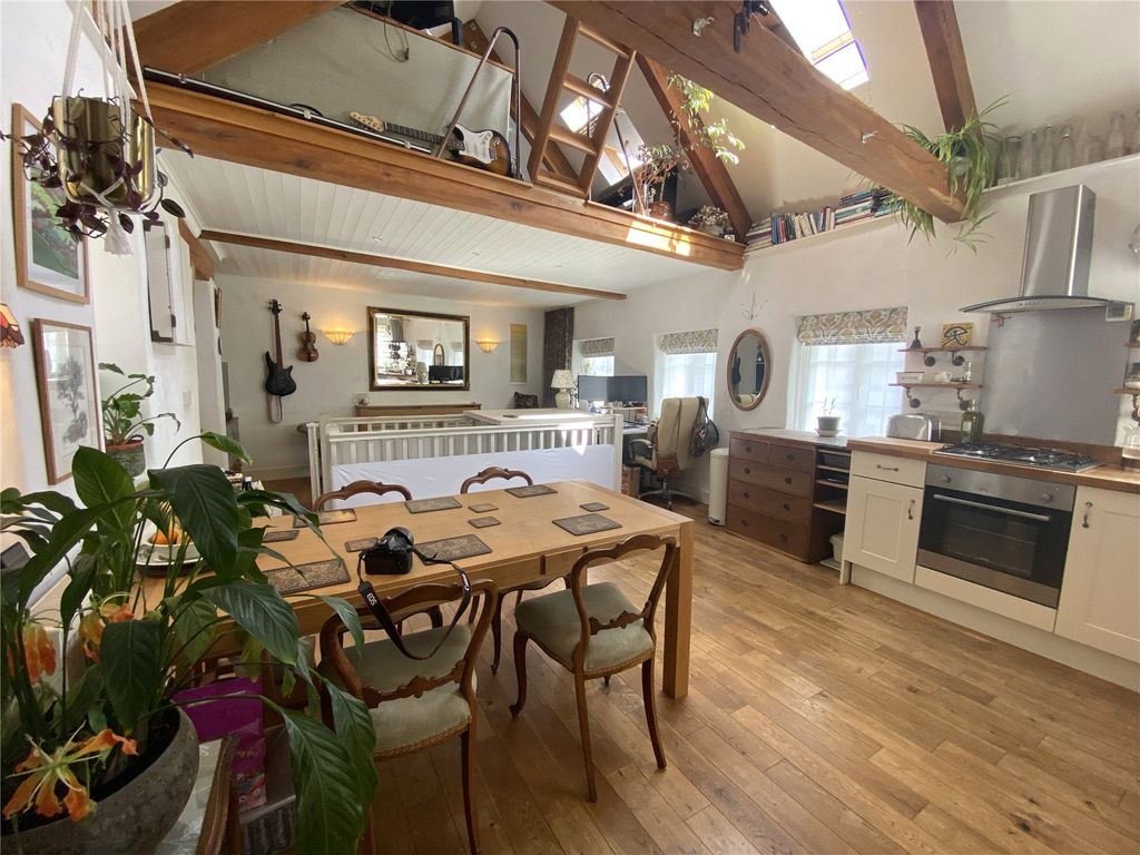 Property photo 2 of 10 Kitchen/Dining Room