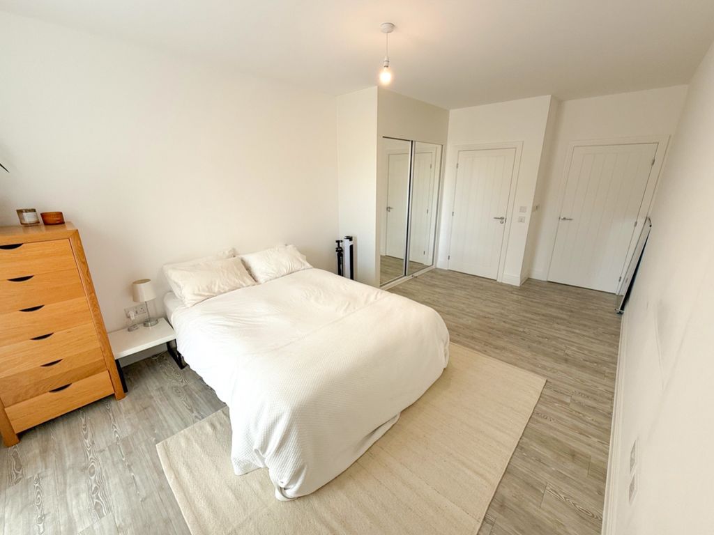 Property photo 3 of 13 Primary Bedroom