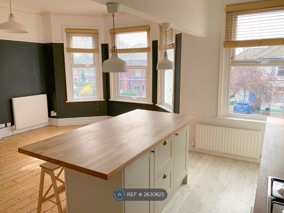Property photo 3 of 19 Kitchen / Living Space
