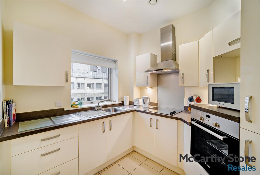 Property photo 2 of 19 Kitchen