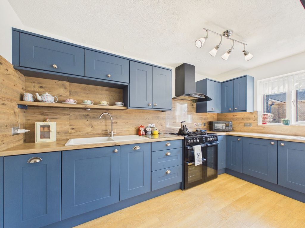 Property photo 2 of 18 5239175