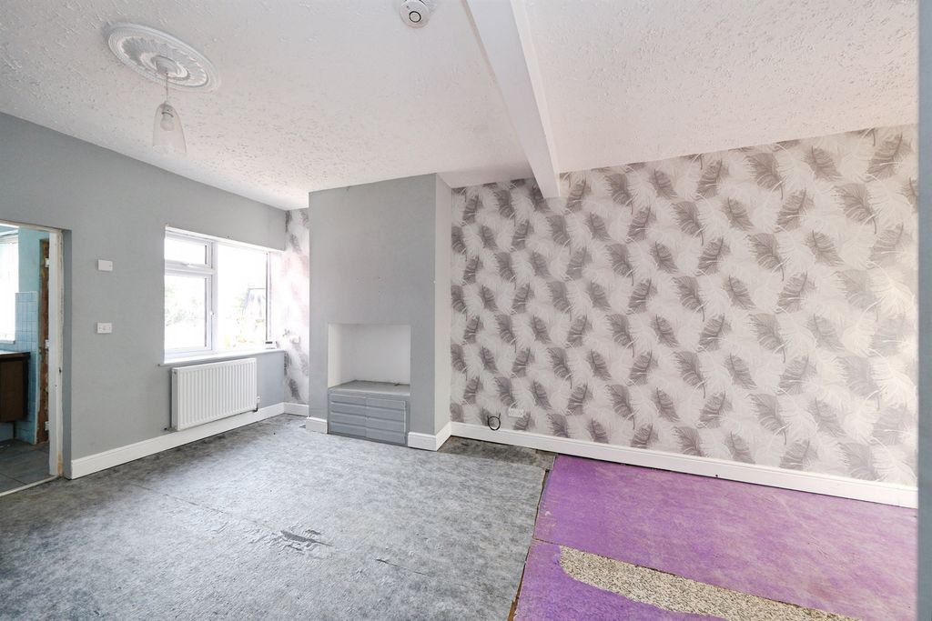 Property photo 3 of 18