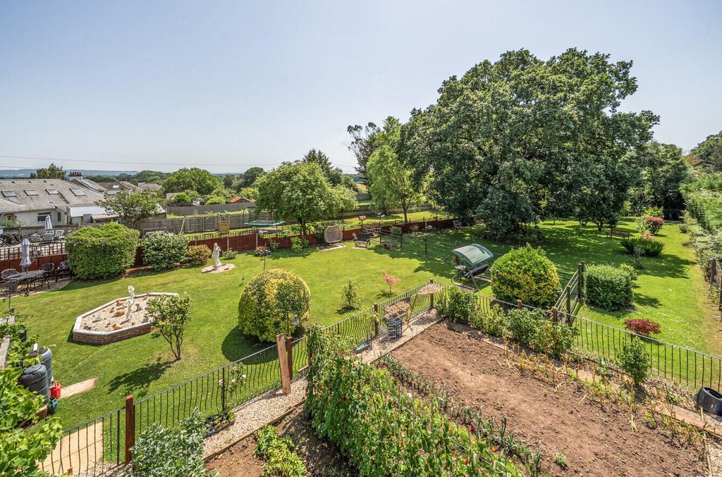 Property photo 2 of 33 Rear Garden