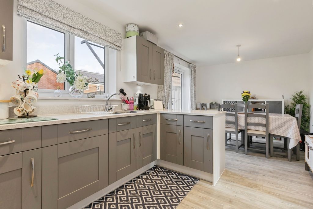 Property photo 2 of 19 Pbox-Img.Jpg