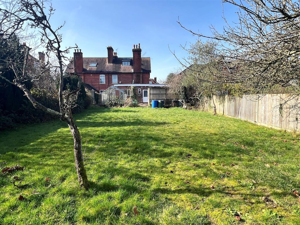 Property photo 3 of 38 Garden