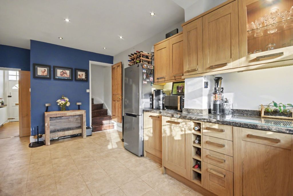 Property photo 3 of 13 Kitchen