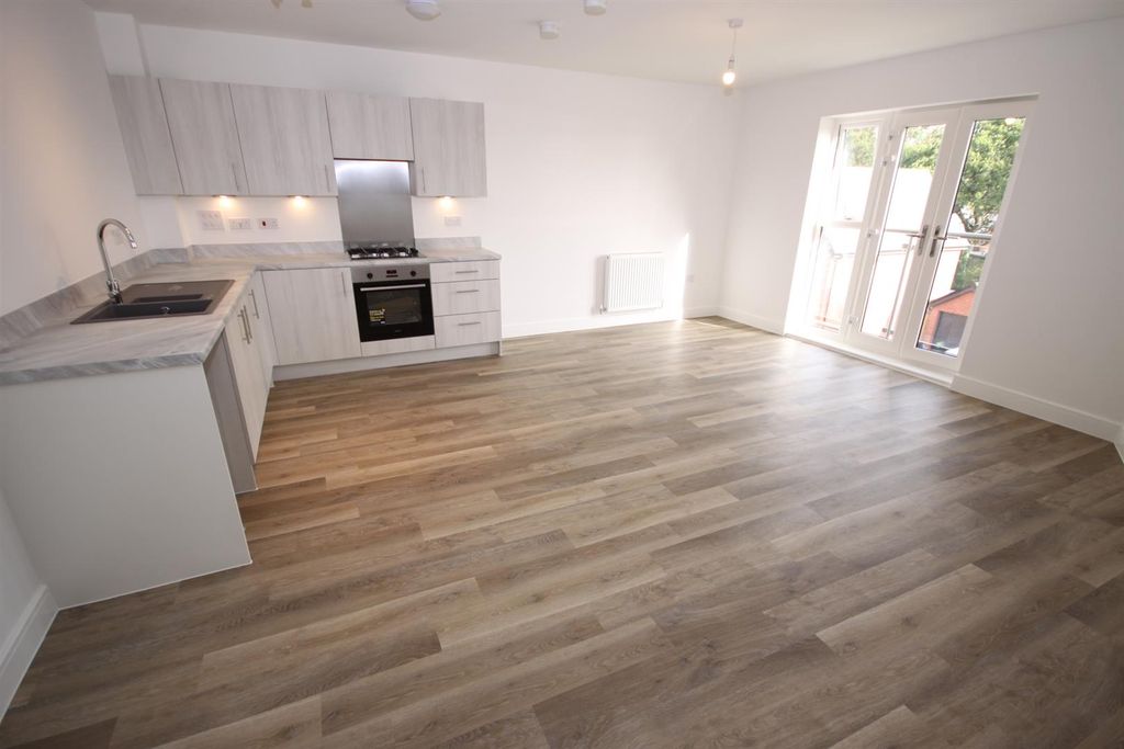 Property photo 2 of 6 Lounge Kitchen Diner.Jpg