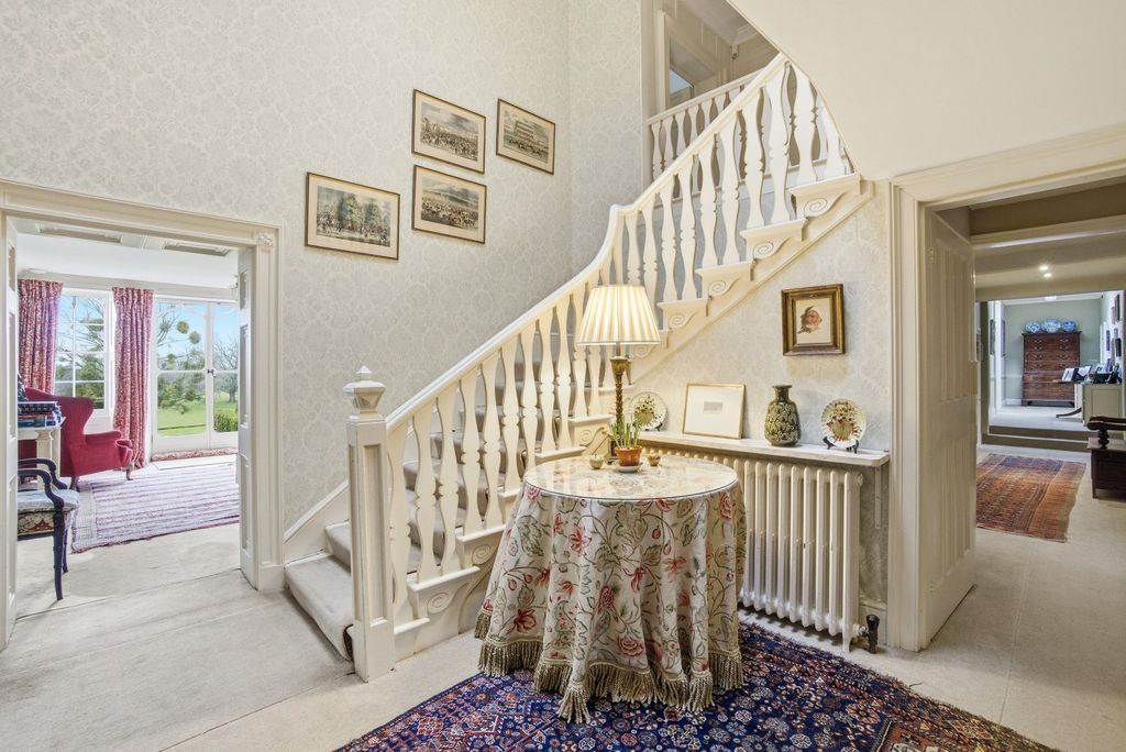 Property photo 3 of 40 Inner Hallway