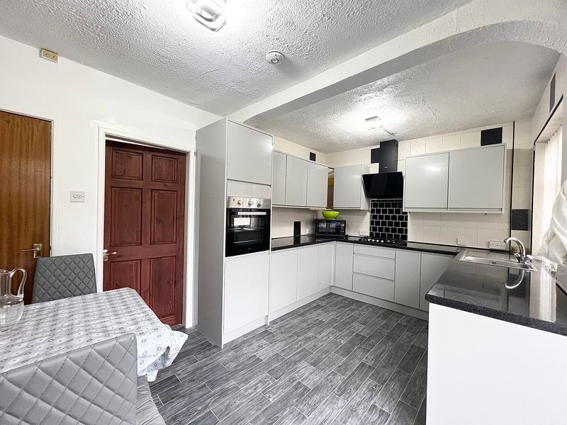 Property photo 2 of 12 Photo 11