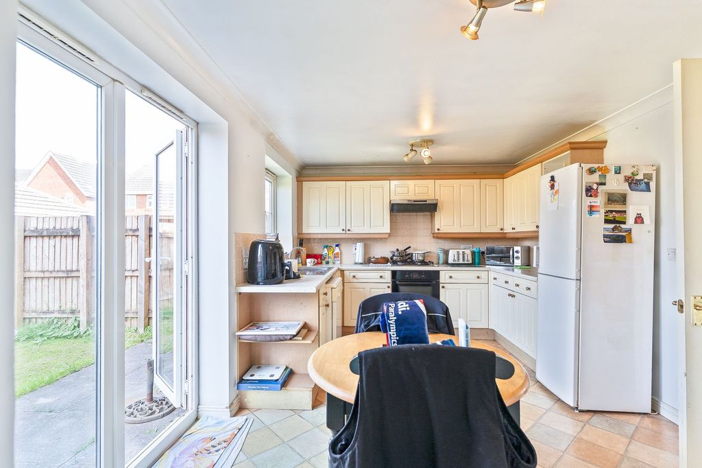 Property photo 3 of 17