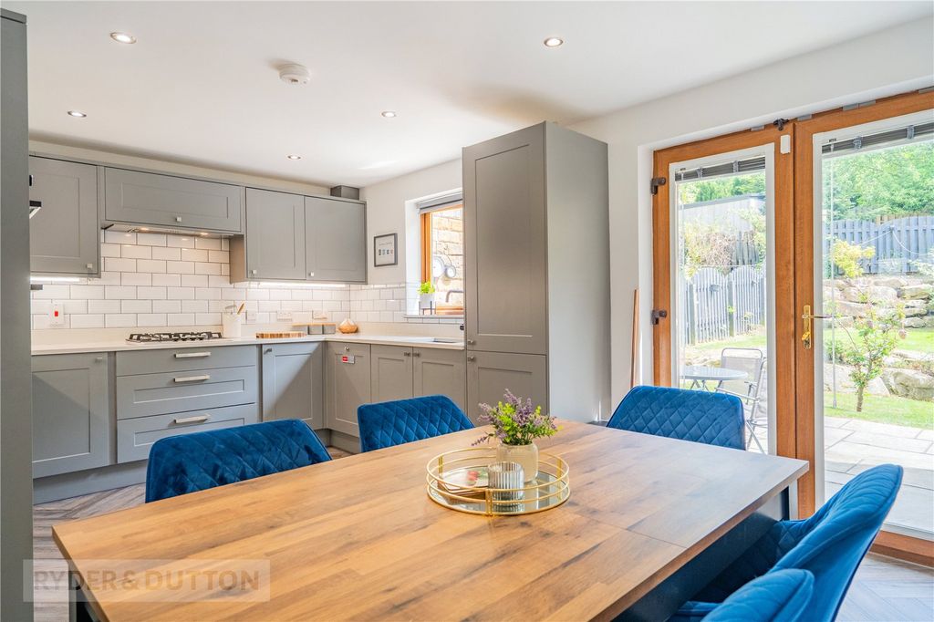 Property photo 3 of 24 Kitchen Diner