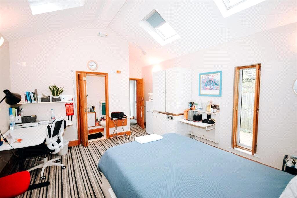 Property photo 3 of 8 Picture No. 05