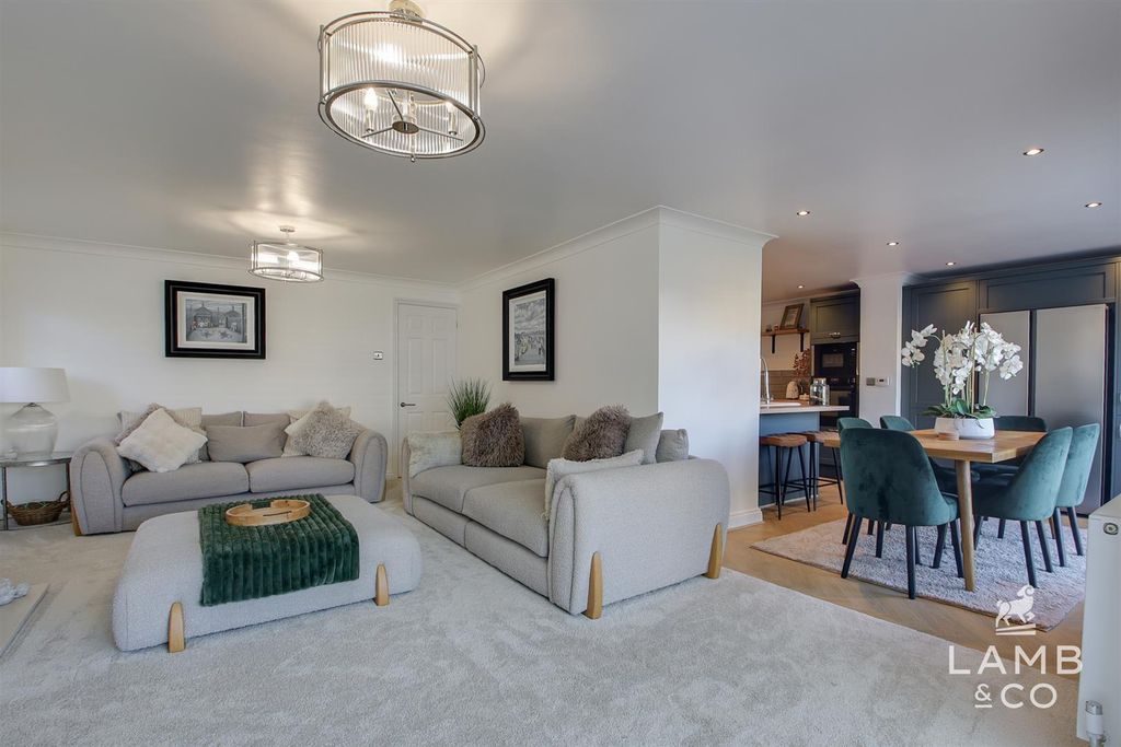 Property photo 2 of 44 Img_6885-Img_6889.Jpeg