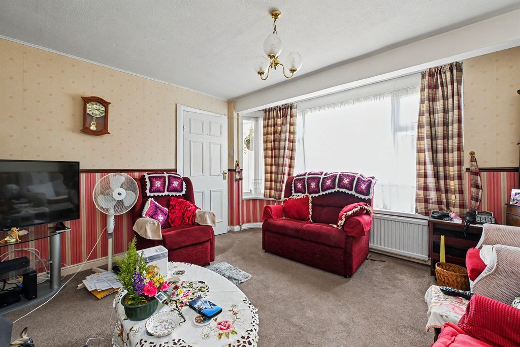 Property photo 3 of 17