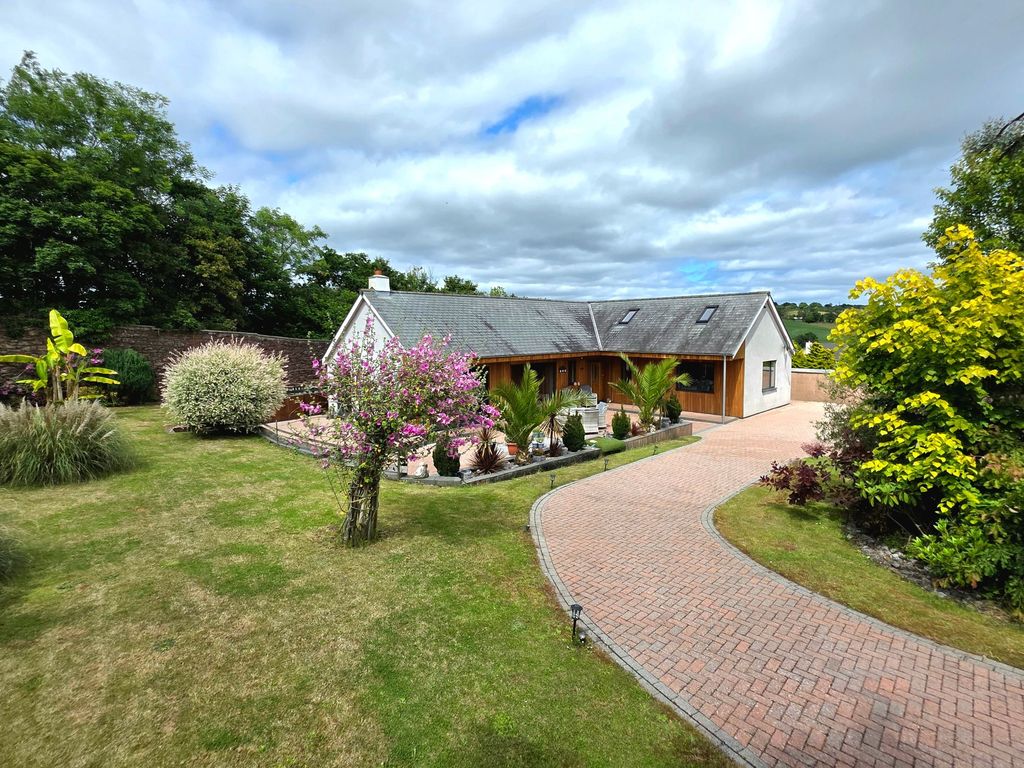 Property photo 1 of 29
