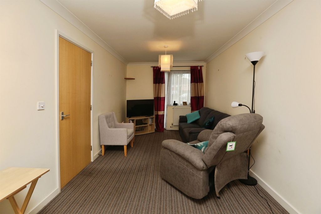 Property photo 2 of 14