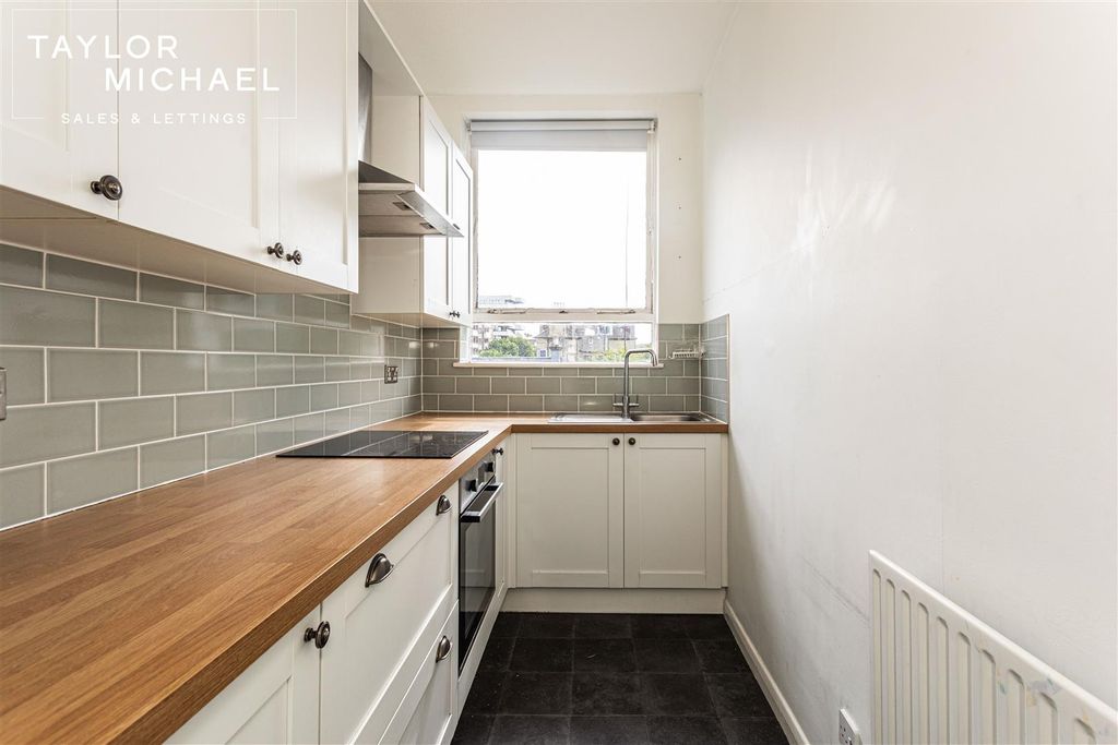 Property photo 3 of 15 Kitchen