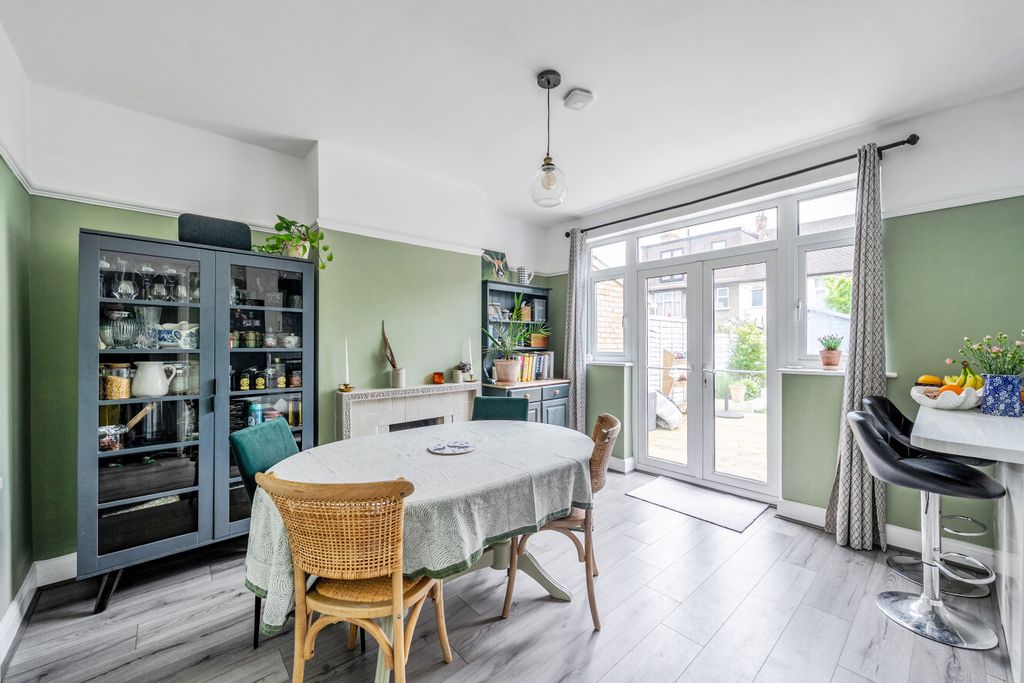 Property photo 3 of 17 1441066-5-69E252E...