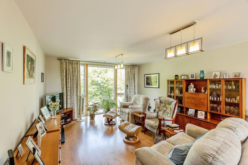 Property photo 2 of 11 Pbox-Img.Jpg