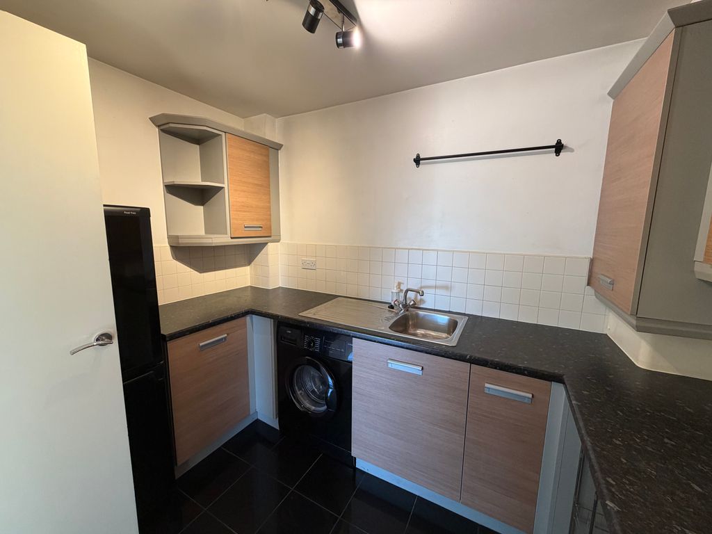 Property photo 3 of 18 Kitchen