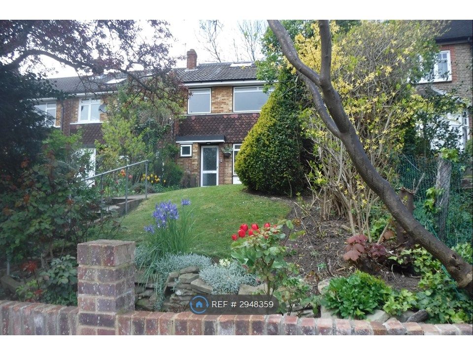 Property photo 1 of 18 Front Garden