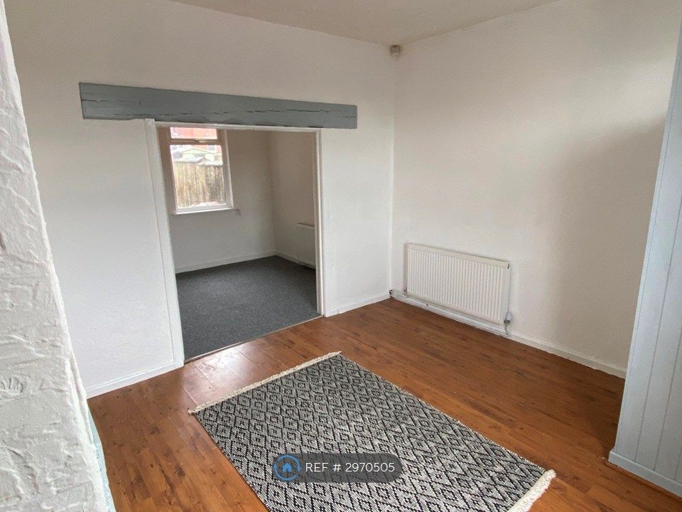 Property photo 1 of 9 Living Room1