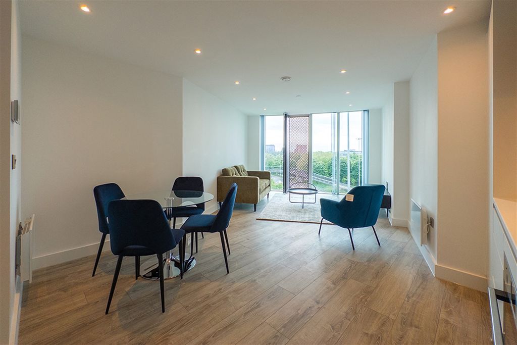 Property photo 1 of 7 (Main)