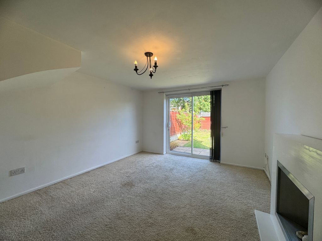 Property photo 2 of 9 Lounge