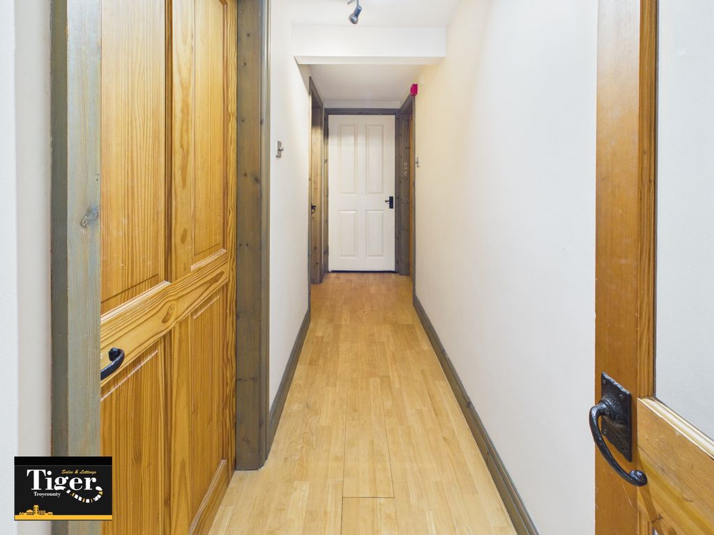 Property photo 2 of 15 Cam01931G0-Pr0356-Still007