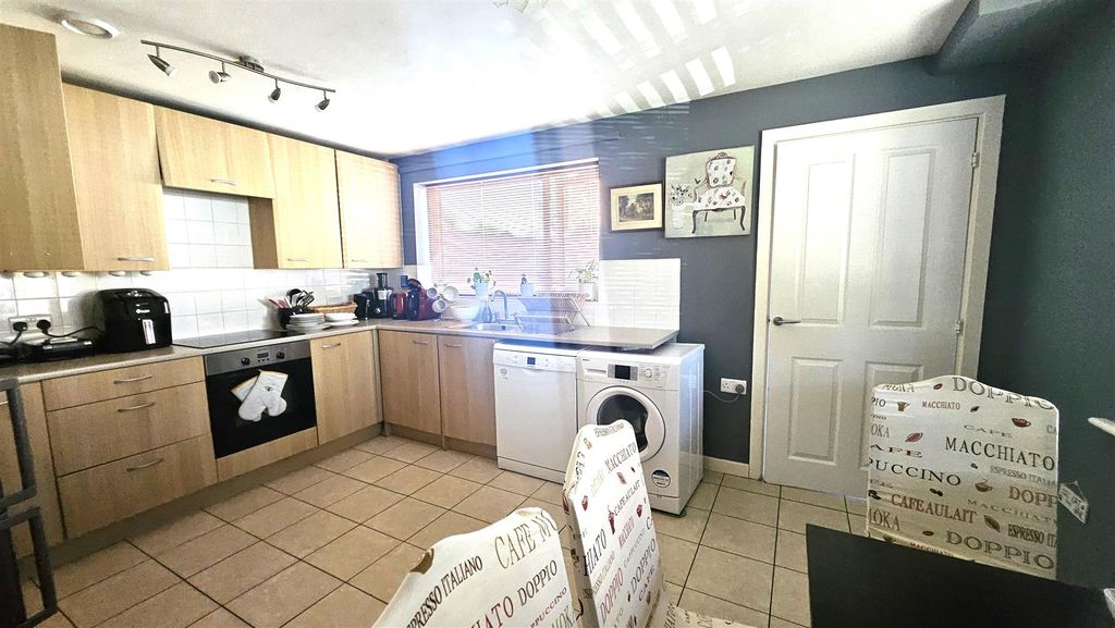 Property photo 3 of 16 Kitchen.Jpg
