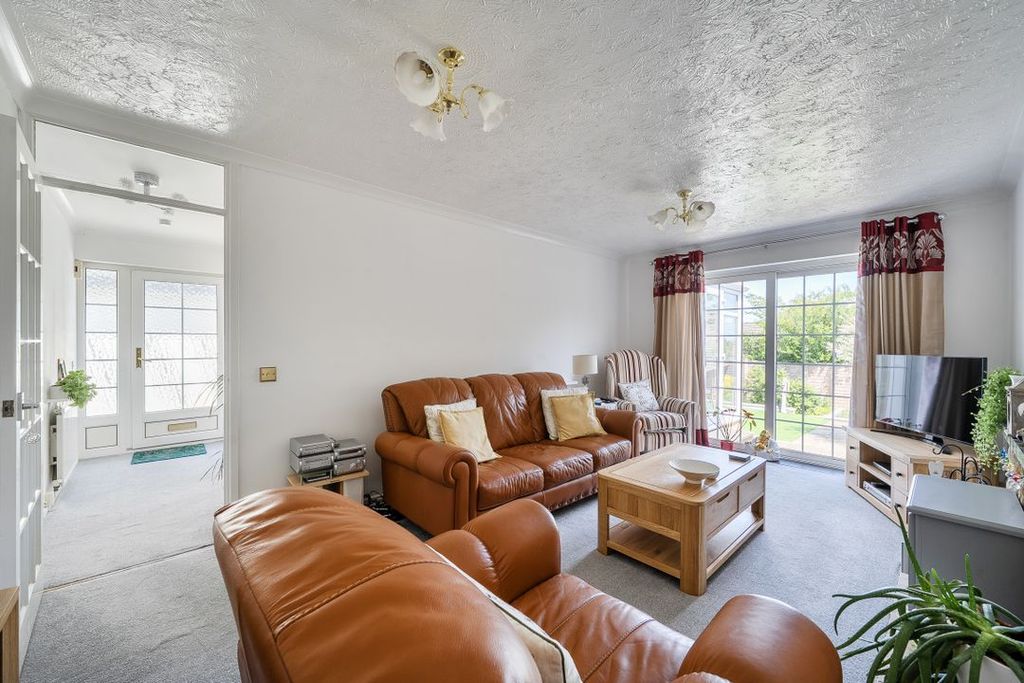 Property photo 2 of 13 146685366A104A2999934