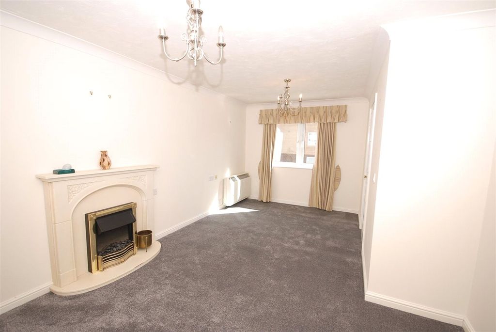 Property photo 2 of 7 Sitting Room