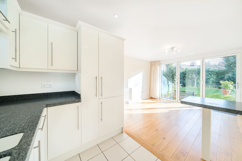 Property photo 2 of 15 Picture No. 04