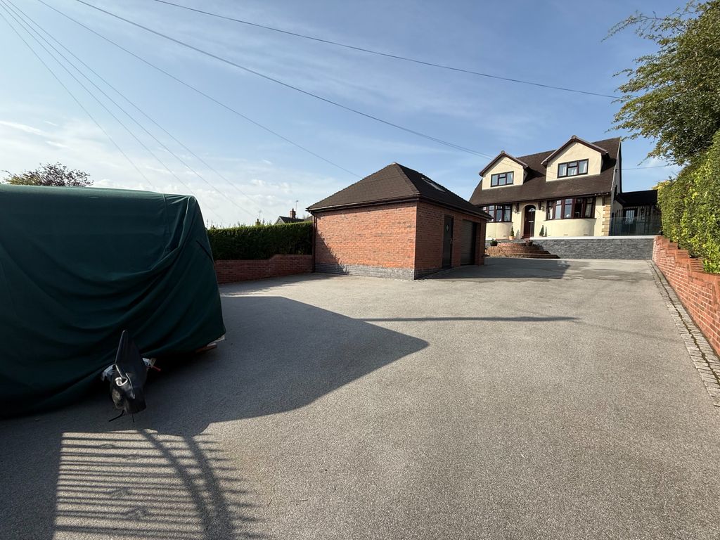 Property photo 1 of 39