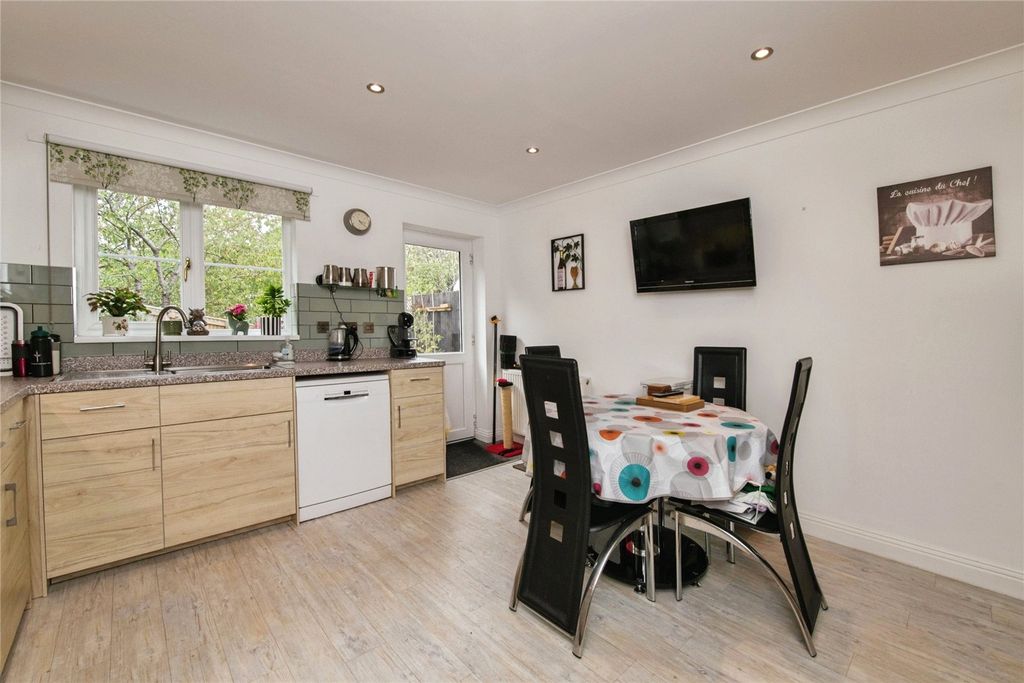 Property photo 3 of 19 Picture No. 06