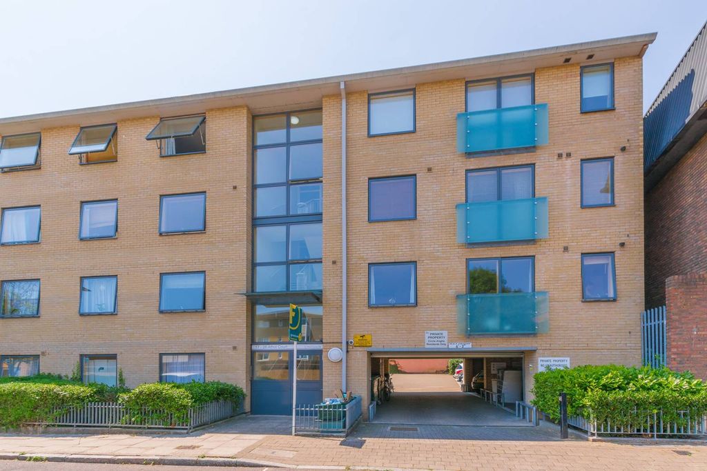 Property photo 1 of 6