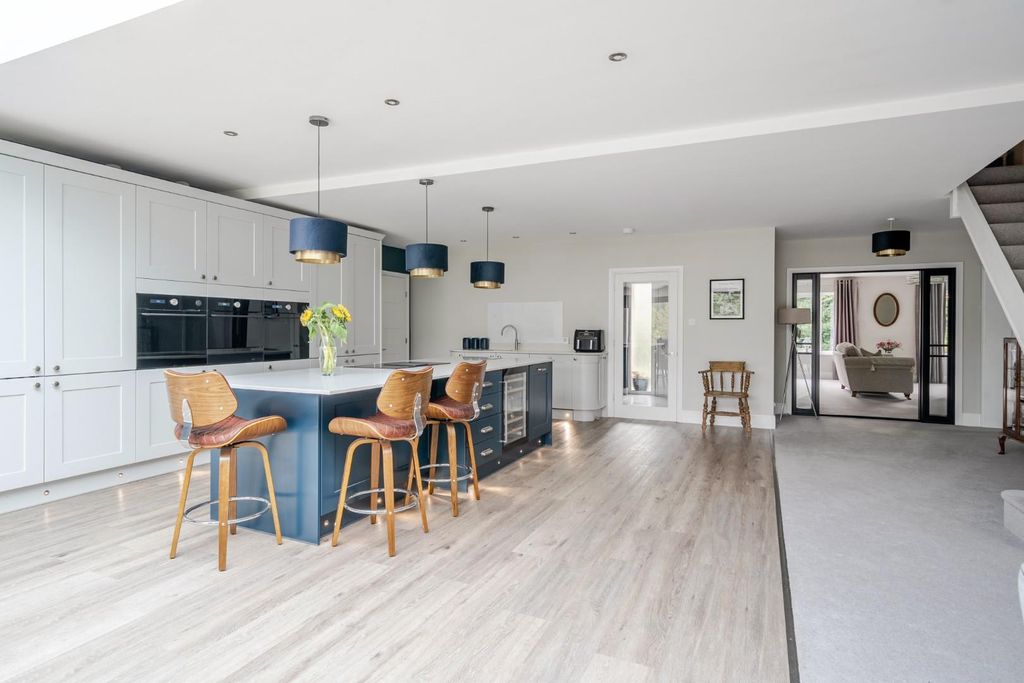 Property photo 3 of 29 1521632-9-1A0c36Fd96A75.Jpg
