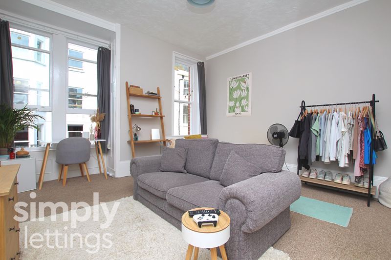 Property photo 2 of 10 Photo 4