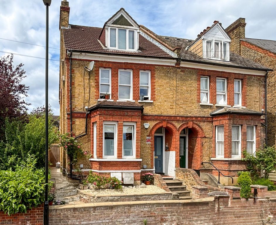 Property photo 2 of 8