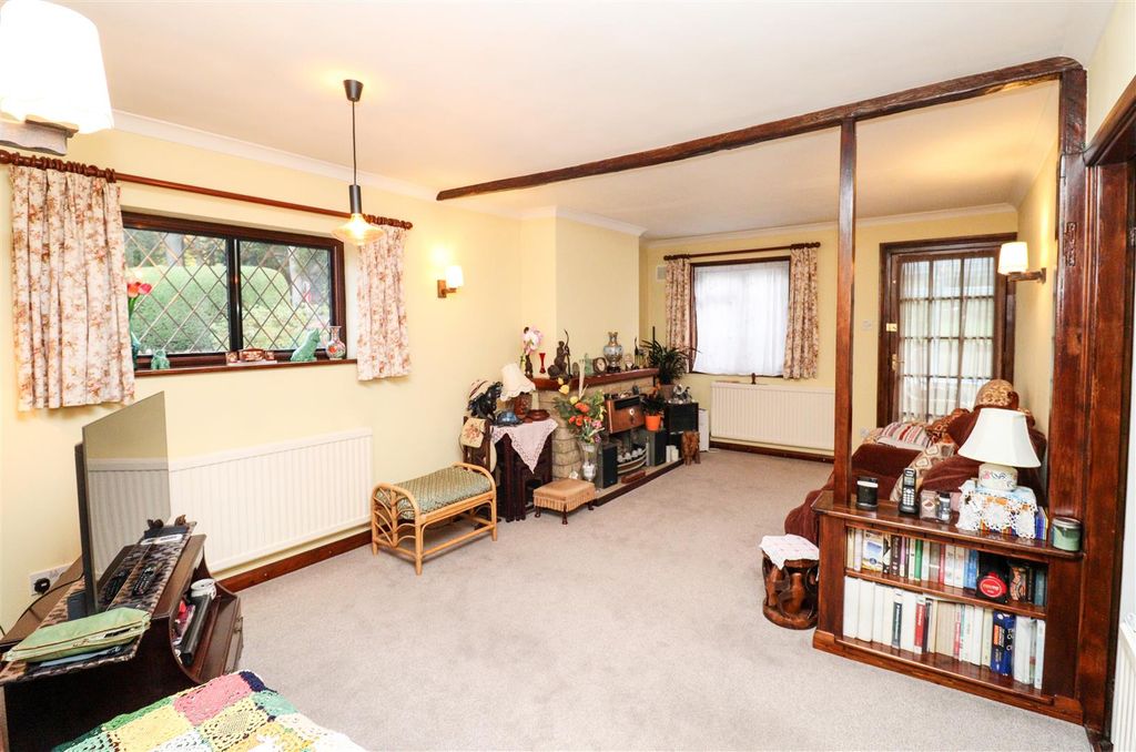 Property photo 3 of 19 Living Room